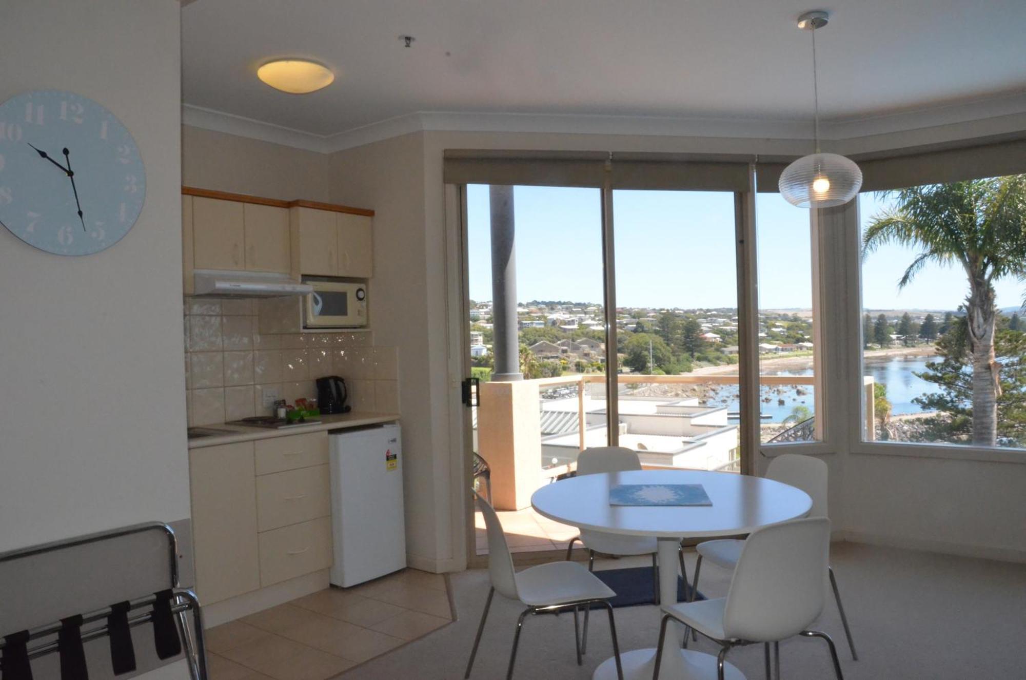 The Bluff Resort Apartments Encounter Bay Room photo